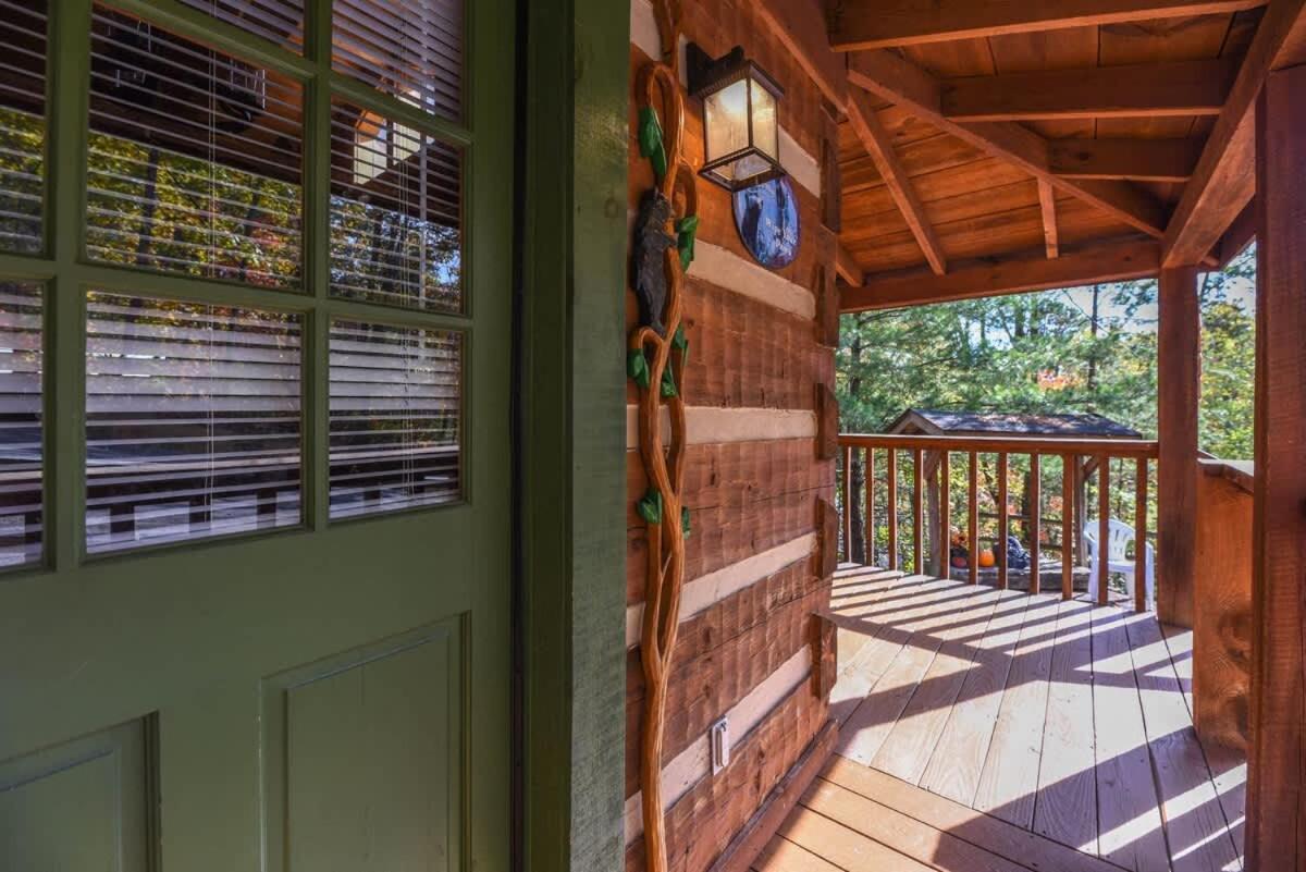 View! Cozy, Private, Fireplace, Hot Tub Log Cabin, Honeymoon! セバービル エクステリア 写真